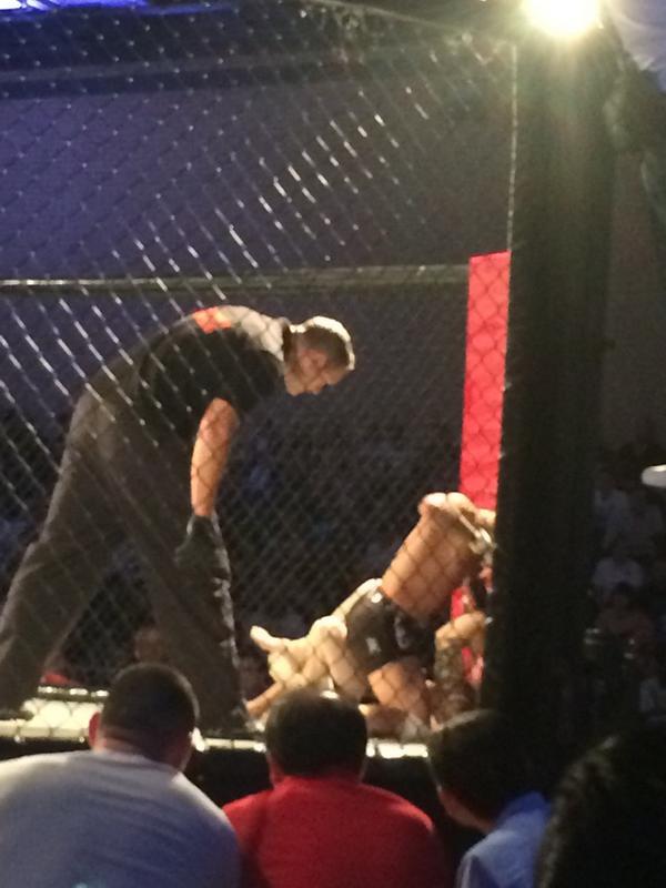DjYooks's tweet photo. At UFW MMA http://t.co/qRCJMbYxxQ