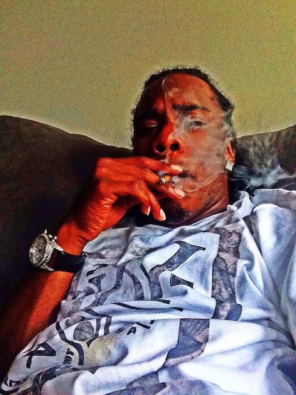itsRaRa_HO's tweet photo. Go follow dis real ⛽️🅰🆖#MEMBER @greedy232013 http://t.co/MZlDKKPGWp