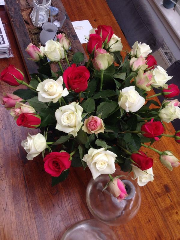 Kijk ze eens stralen! De Fair Trade rozen van Finlays Flowers! Bedankt! #fairtrade #bloemen