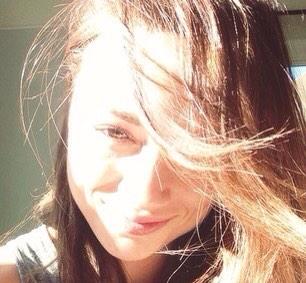 gustirwin's tweet photo. Woke up next to the most beautiful girl. http://t.co/lf7t8R8xJd