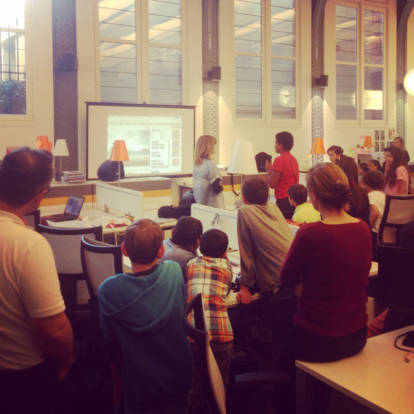 chrisdmasters's tweet photo. Great turnout at the first @CoderDojoParis of the season teaching kids to code. @BrendaOConnell @DclsBOSS @lovelybard http://t.co/W63cZb7DSQ