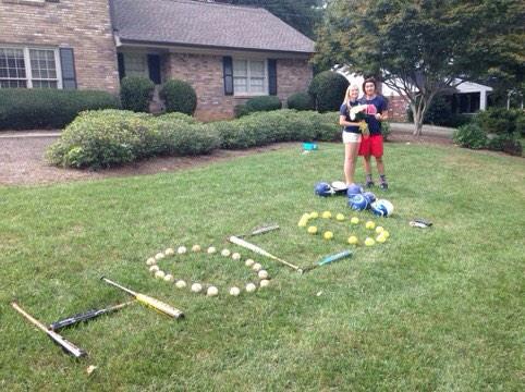 DHShcasking's tweet photo. Shota hit a home run asking Heather http://t.co/I7Du2lPNDD