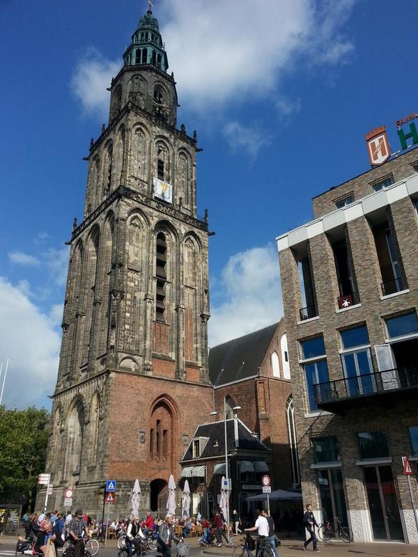 IngridZon's tweet photo. Vandaag een dagje #Groningen met de NS. Lekker poffertjes gegeten vlakbij de Martini Toren! http://t.co/PDPKqFCidt