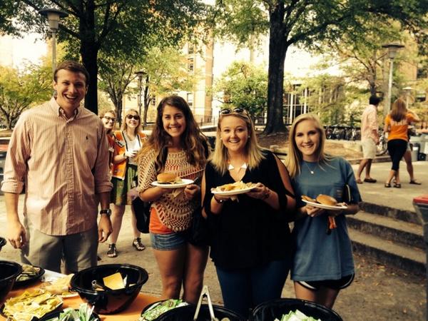 DearestAbbyB's tweet photo. All Vol Tailgate Dog Eat Dawg! #vfl #dogedawg #govolsgo http://t.co/JfG3MTbP56