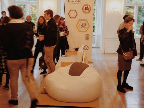 formabilio's tweet photo. Let's toast together! #viennadesignweek #formabiliontour http://t.co/CuKZSh40hs