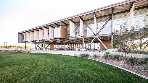 'Estrella Hall End with Curve' por ken mccown