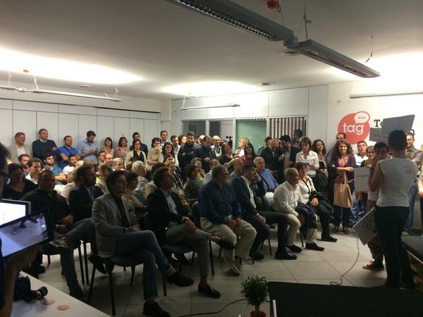 TalentGardenit's tweet photo. Inizia con una sala pienissima l'inaugurazione di #TAGCOSENZA in bocca al lupo!! http://t.co/jIkJ6SnlfS