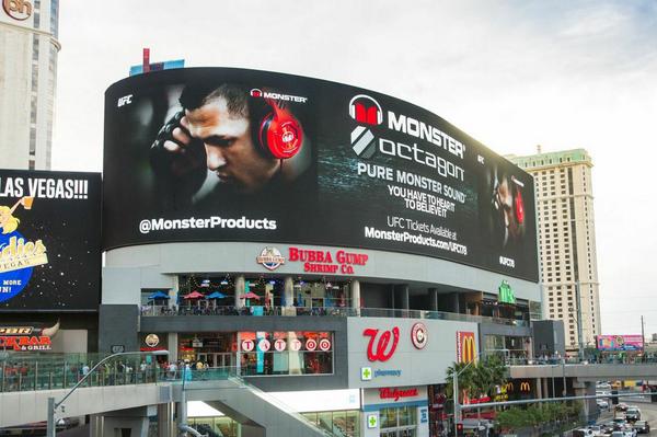 MonsterProducts's tweet photo. .@Showtimepettis looks pretty good on the Harmon Billboard in Vegas! #UFC178 #UFCMonster #MonsterOctagon http://t.co/Ssyr1mu8u7