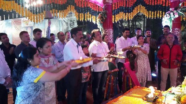 KoraKendra's tweet photo. Start for another day with the blessings!! #korakendraNavratri #Day3 http://t.co/TpvqvaHLX5
