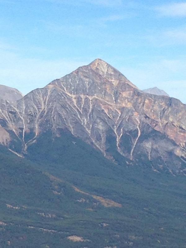 proudmommag's tweet photo. Missing the mountains #jasper #girlweekend #friends http://t.co/XJLrMyNLT3