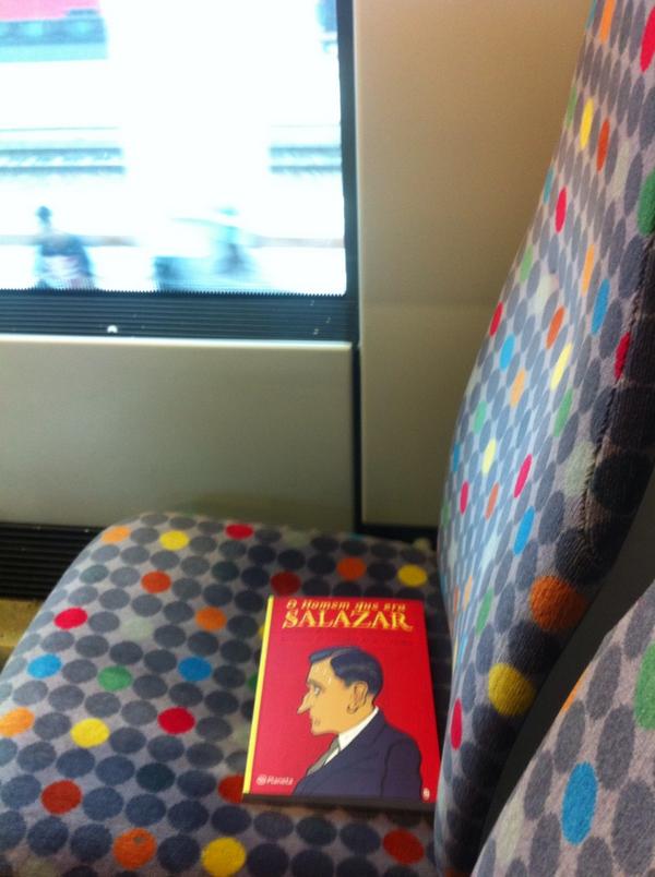 AOS2015's tweet image. Exemplar deixado em comboio com destino à Azambuja...