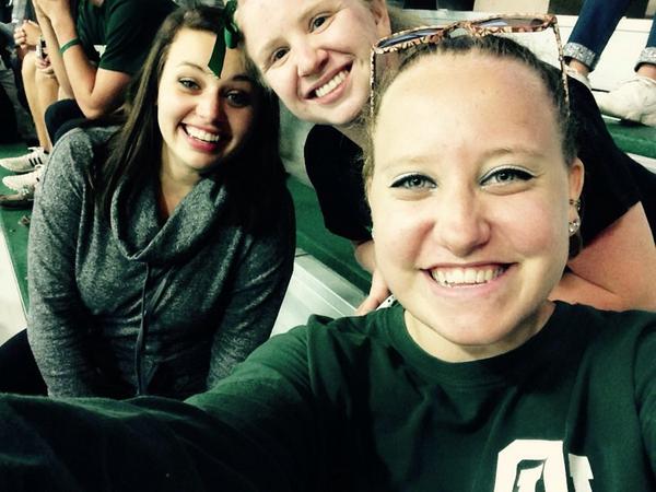 abby_fairbanks's tweet photo. OU football and hockey in one day 😼💚 #TrueBobcats @taylorhufford @Kelsey_Crowley http://t.co/SHoJxJco3w