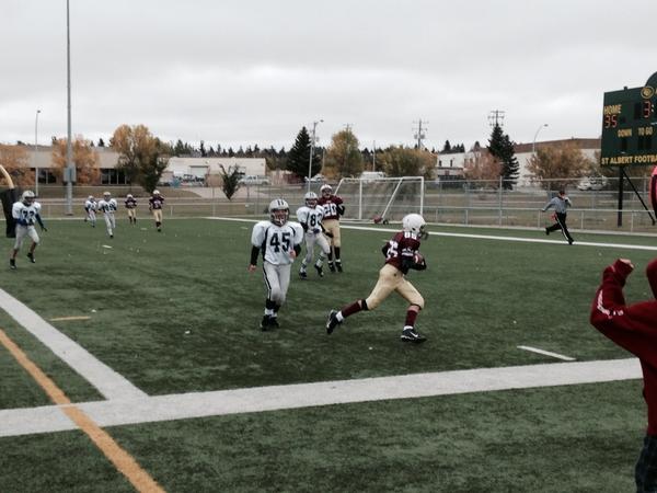 CDMFA's tweet photo. Touchdown 49ers! #cdmfa bantam action vs the Norrhstars. @SAMFA1962 http://t.co/6Wr97k56LJ