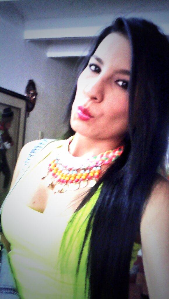 PaulitaFalla's tweet photo. Feliz sabado!! http://t.co/48SWoM6Bjw
