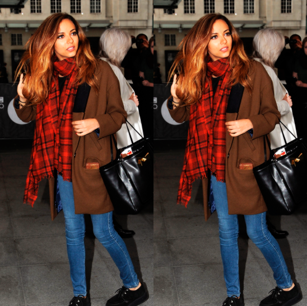 holtobrevmixer's tweet photo. #LittleMixAtVSFS http://t.co/9KYraulgy4