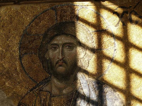 Jesus Christ Pantocrator mosaic (12th century) from Hagia Sophia, Turkey.  #guiddoo goo.gl/UogLKq