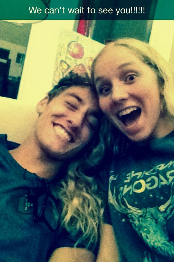 LIVIL0UWH0's tweet photo. HaPpY BiRtHdaY Jems!!!!! #marry1ofmysisters #bestfriends ❤️💙❤️🎉🎊 🎁🎈 ilysm http://t.co/yzpJ1aNY9x