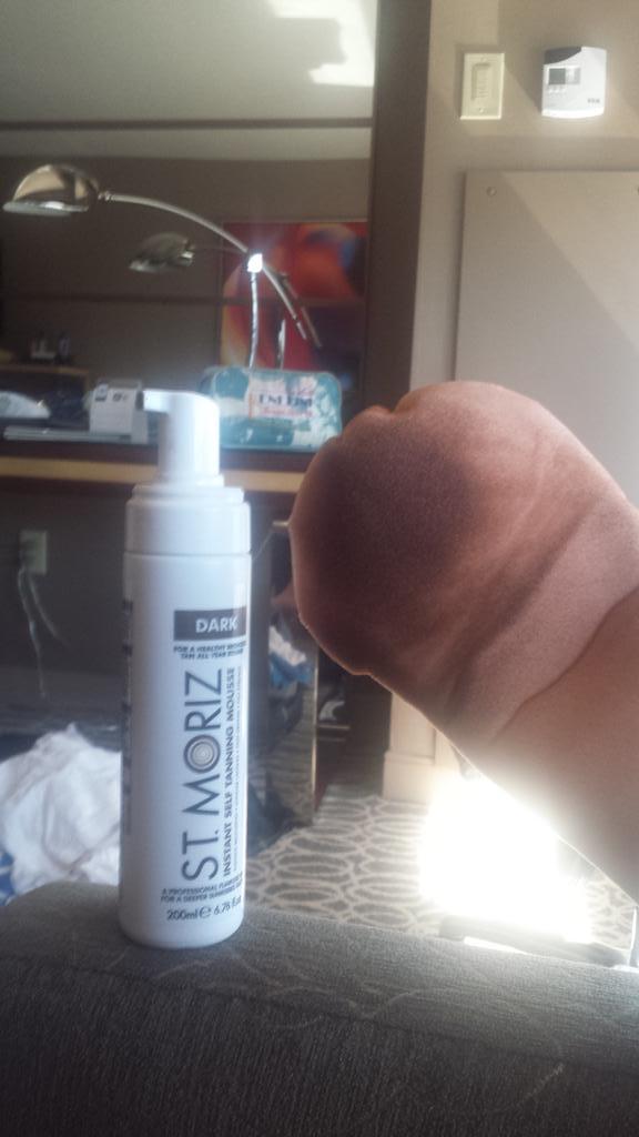 Tonight I corner the most important fight in Irish MMA history. But first, apply tan to <a href="/orlaghhunter/">OH</a> #NoStreaks