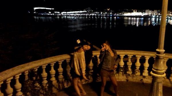 NoraEgaa's tweet photo. Cn las tontaasss estasss!!! @Lorena_Ruiz99 @nagore_esnaola http://t.co/G7hxAeHQBd