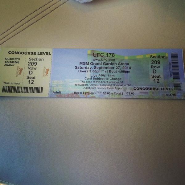 19keith16's tweet photo. #UFC178 #UFCFightNight #ConorMcGregor #fightingIrish @TheNotoriousMMA http://t.co/mURUnW1eP0
