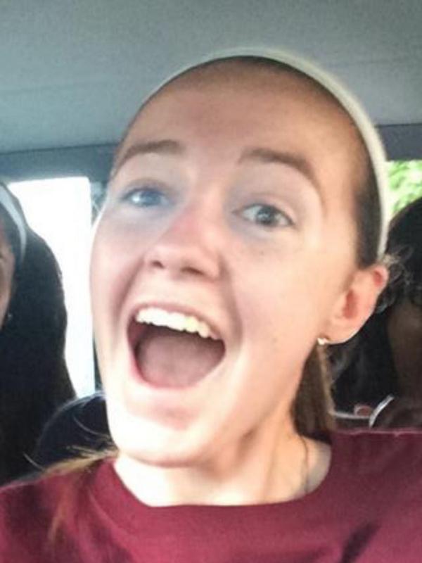 LizAnn_Faces's tweet photo. When your friends surprise you at your volleyball game> http://t.co/brCaj8tz9k