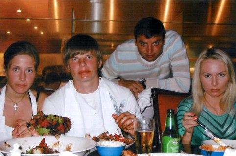 BykWCEqIIAA_UxK.jpg:large