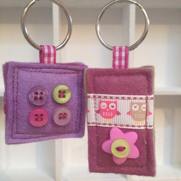 KCEHarrisonbook's tweet photo. Making for craft fairs. #keyring #keyfob #felt #button #owl #pink #ginham #cute #owl https://t.co/dUUwr3G6P3 http://t.co/bc3tC42aEH