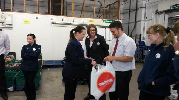 <a href="/nanamoon20/">liz davies</a> <a href="/tesco5106/">Sheffield Infirmary</a> saying goodbye to pete at smile and chat infirmary s gonna miss him but wish him well :)
