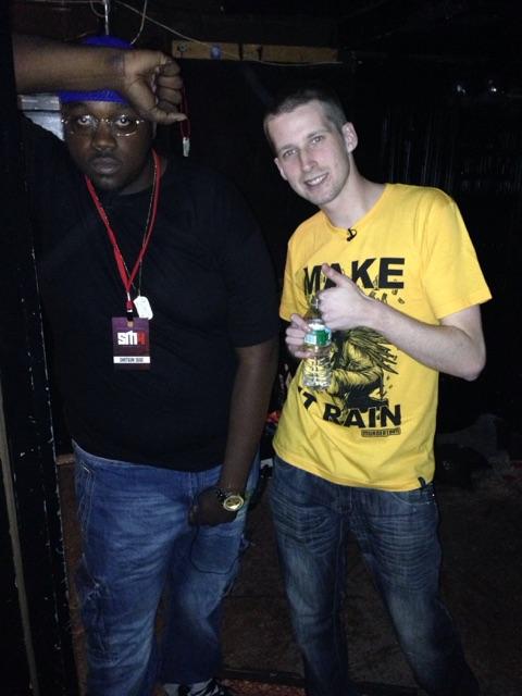 Bykf7hKIUAAgWeP.jpg:large