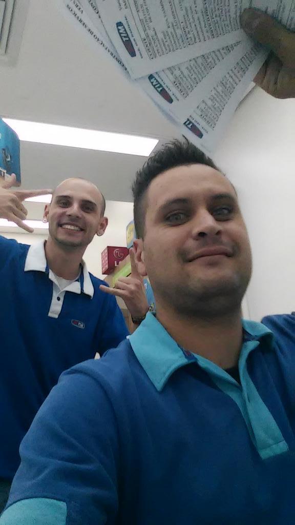 andraderdr's tweet photo. @alinegimenezTim @gracitim @10Afrodrigues @Power_Dealer @caiocsp04 @fran_kennedy88 
#GIGANTECHEGOU

NOVAMENTE. HEHEHE http://t.co/0oQplEiOBb