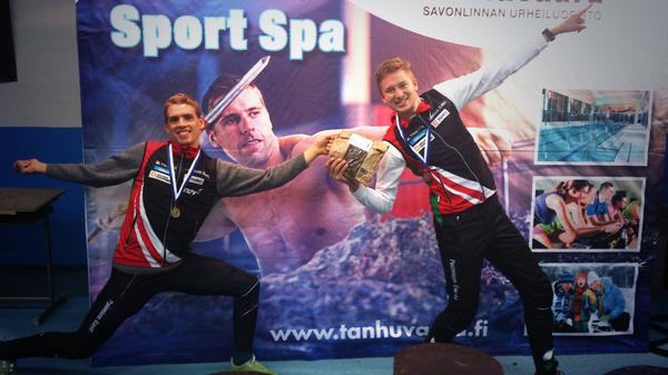 Siitä pielavetiselle vedon mallia. Kaikki kovat samassa kuvassa. #yönritarit #voitollayöhön