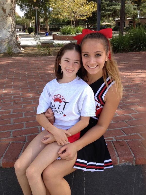 JannellBrianna's tweet photo. Spirit Day was a success😍❤️ #HartCheer http://t.co/oAc0BDEeKg