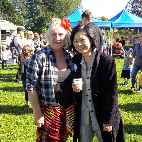 Gr8 catching up w/Joan, ED Fairfield Gonzales Comm Assn @fairfieldcommunity at 4th annual Harvest Fete!