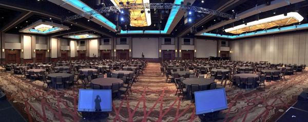 Ariens's tweet photo. Our full ballroom vs. empty ballroom at the 2014 Dealer Summit. #Driven2014 #Ariens http://t.co/RPyn1O3mcs