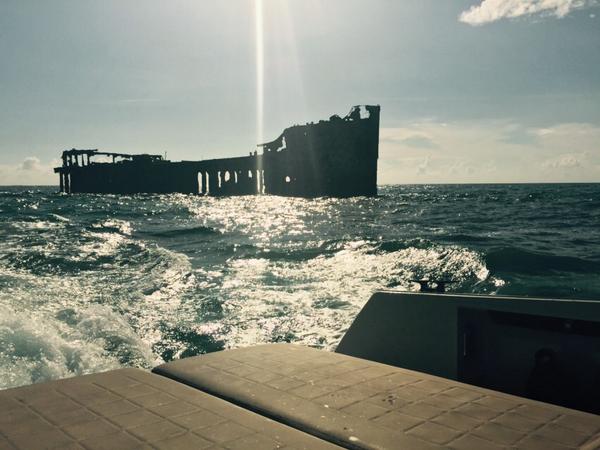 van_dutch_usa's tweet photo. Took the 40 to #bahamas for the weekend! Handled very well despite the rough seas! #yachts #vandutch http://t.co/ZRtF0FxGbS