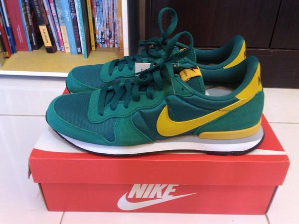 VRVstore's tweet image. FS Nike Internationalist Mystic Green/Gold Lead size 9,5us BNIB idr 699k. bisa cicil di @kickSolution @GlamoFreakers
