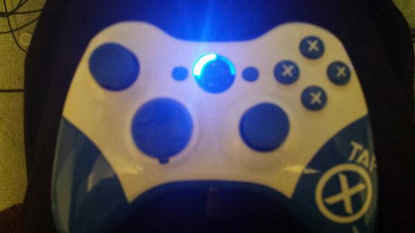 Thajuiceee's tweet image. Custom Controller Giveaway!
1. Follow @IamThaJuiceMan @VisuaIIy @akaLanes @RuseBrisK 
RT to enter
Winner at 150 RTs.