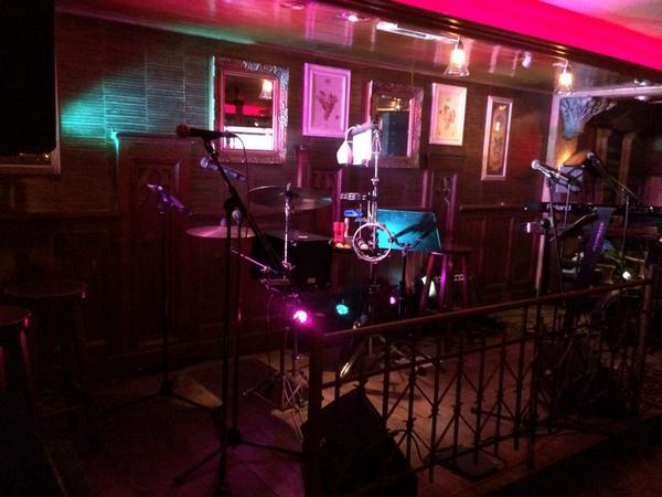 Vanavond leuk optreden gehad in Grandcafe t regthuys met @EvelineCocu  <a href="/HagensLaurens/">Laurens</a> &amp; <a href="/IngevanderVeen/">Inge van der Veen</a> !