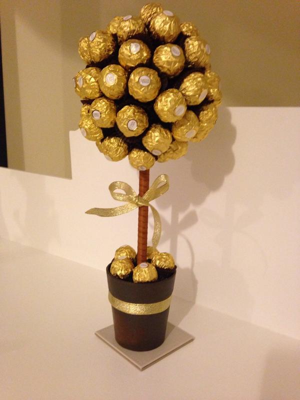 Candy2GoUK's tweet photo. Made to order sweet trees, perfect gift ideas #candycart #partyideas #celebration #chocolate #Candy2Go http://t.co/ZcGt1Fqu93