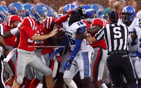 reedjones19's tweet photo. #SaveTheKicker RT @sixpackspeak: Sequel Golson actually threw the punch. http://t.co/YtinnDWS2z