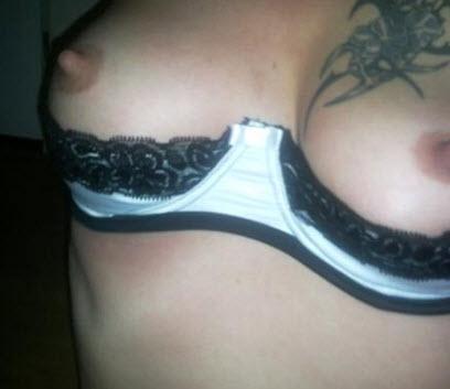 HoerengidsBe's tweet photo. Kelly is een geil hoertje in Stroe @HoerGelderland voor een sexy #cardate #sexdate #hoeren

http://t.co/NNeYNSzXjm http://t.co/pm5uz4gxMa