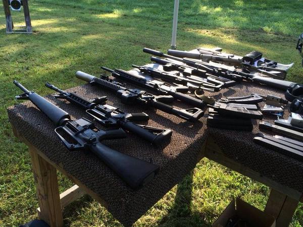 SafeSideTac's tweet photo. Having fun on the range. http://t.co/sMf4YyDeKd