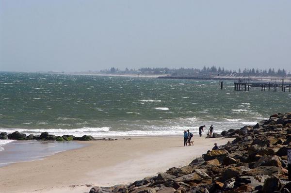 Northerly winds picking up along the coast #Broadway #Glenelg <a href="/southaustralia/">South Australia</a> #changeontheway #windy #warm