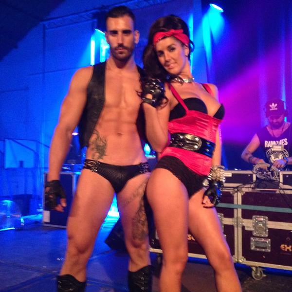Extrepride's tweet photo. El cuerpo de baile del @Extrepride http://t.co/zCeJZbREoG