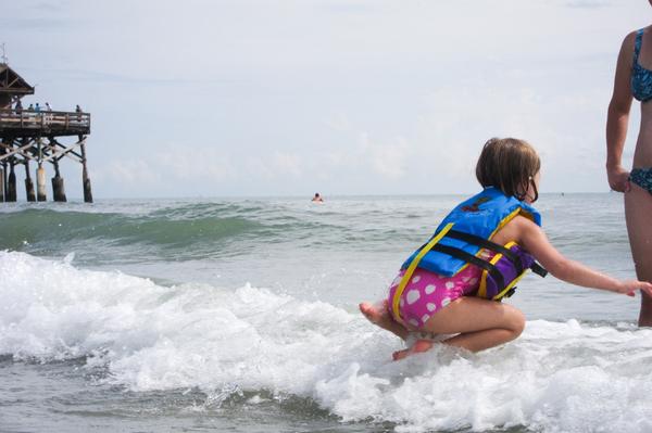 ivery's tweet photo. Look at those feet - her jumping form. #lylahelen is every bit a #littlejon http://t.co/HFZEPBER5h