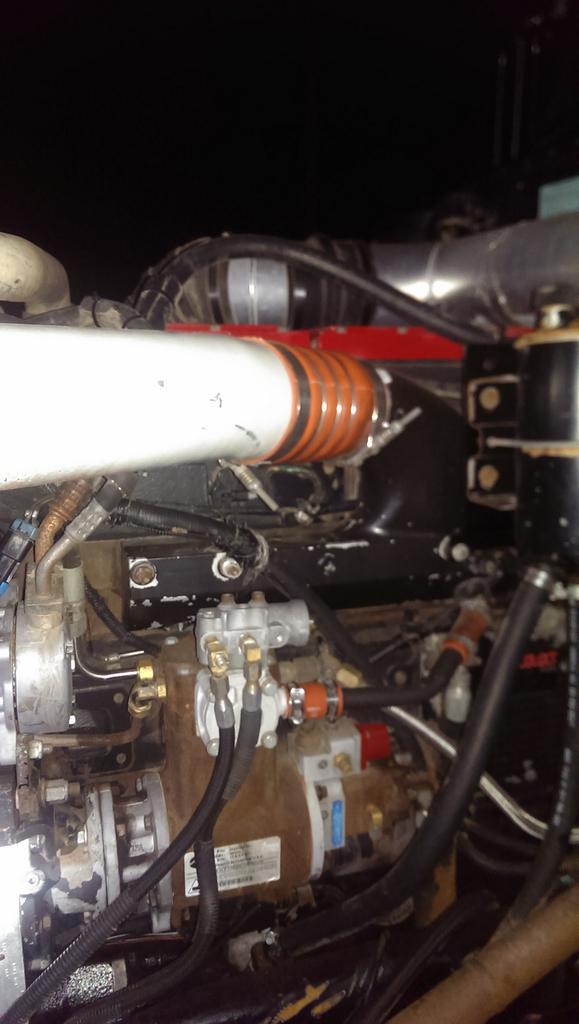 MikeMoneyTurner's tweet photo. If I got a flashlight in my hand and I'm on the side of the road working on your rig, I'm getting paid #peteProbs http://t.co/FsgOsMtBKA