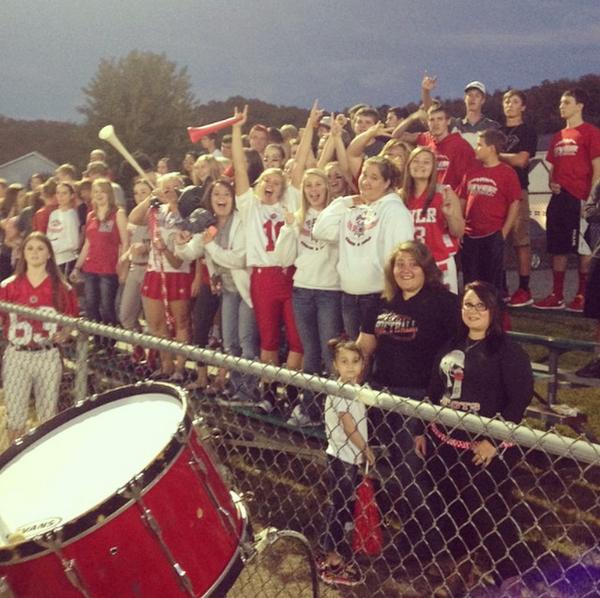 _WeAreRiver's tweet photo. Pack Love #UniformNight 🐀❤️ http://t.co/EofXvdPata