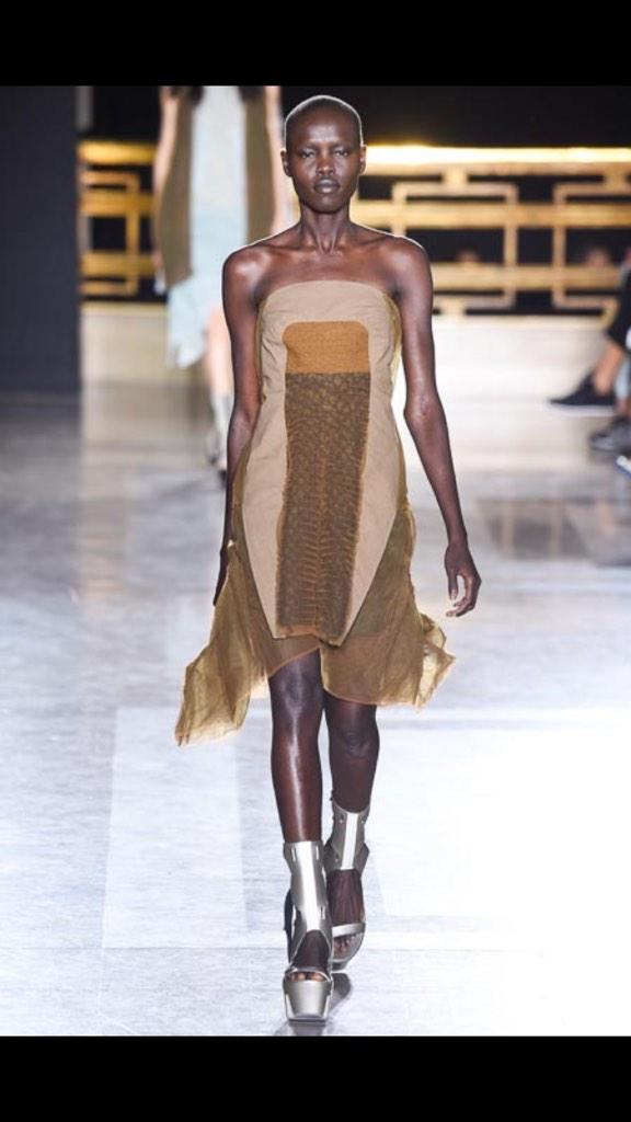 collection_snap's tweet photo. Rick Owens
#fashion #pfw14 #Collection http://t.co/YAsw4yRgn7