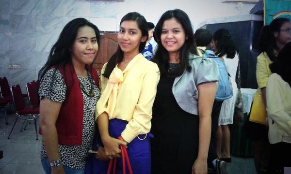 sheeBanana's tweet photo. Memang hanya Tuhan yg dapat mempertemukan. Haha. #Bangga JadiJemaatGPIB :p @NicoleChristy20 http://t.co/el1693EkKY