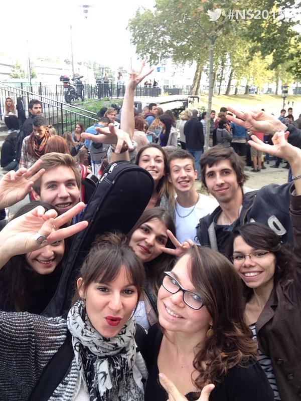NouvelleStar's tweet image. En direct de la file d'attente à Nantes ! @D8tv #NouvelleStar #NS2015